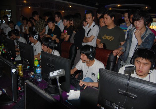 隐士修道院藏了机票？所有 T1 选手表现完美，获得了赛点！ T1 2-0 EDG